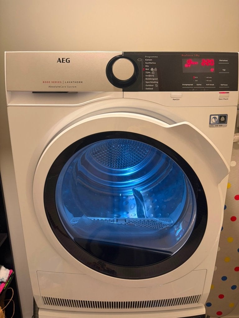 Wasdroger AEG T8DE84EW, zo goed als nieuw, Witgoed en Apparatuur, Ophalen, 6 tot 8 kg, Anti-kreukfase, Zo goed als nieuw