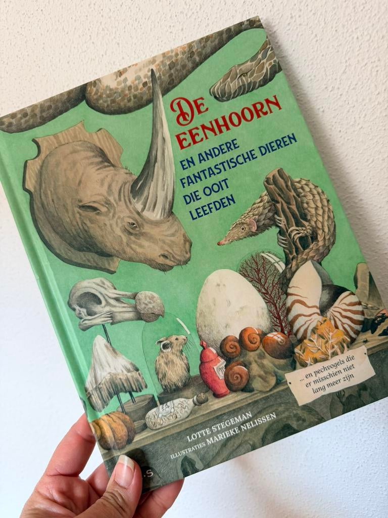 Dieren boek De eenhoorn en andere fabtastische dieren, Ophalen of Verzenden, Zo goed als nieuw, Overige diersoorten