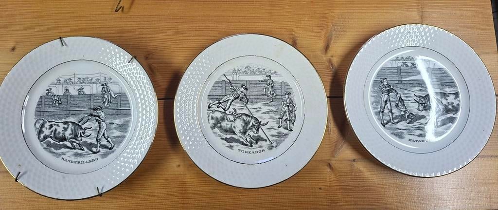 Set van 3 Petrus Regout Maastrichts Aardewerk borden, Antiek en Kunst, Ophalen
