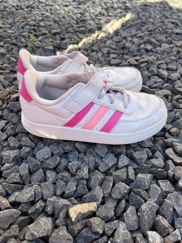 Witte sneakers met roze strepen - Maat 33, Ophalen of Verzenden, Gedragen, Wit, Sneakers of Gympen