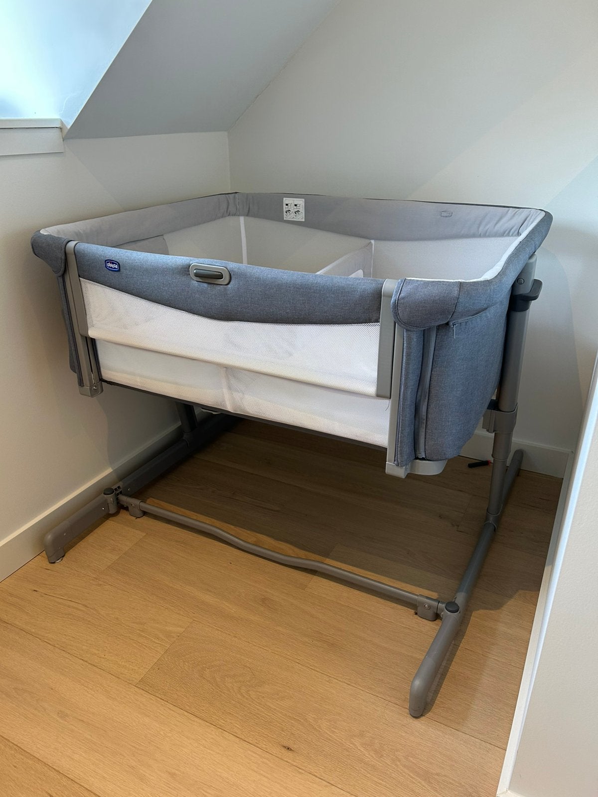 Chicco Next2Me Twins Co-sleeper - Magnet Grey, Ophalen, Zo goed als nieuw, Wieg