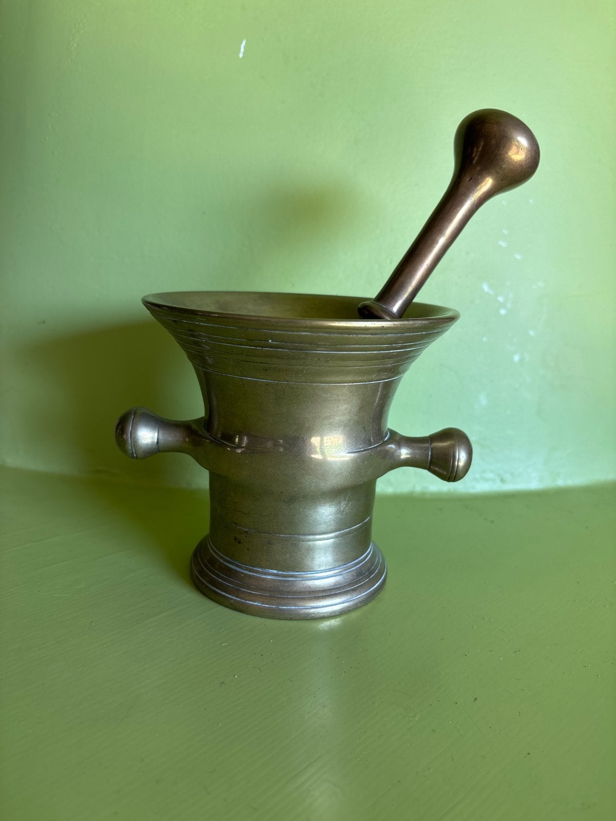 Antieke bronzen vijzel met stamper, Ophalen of Verzenden