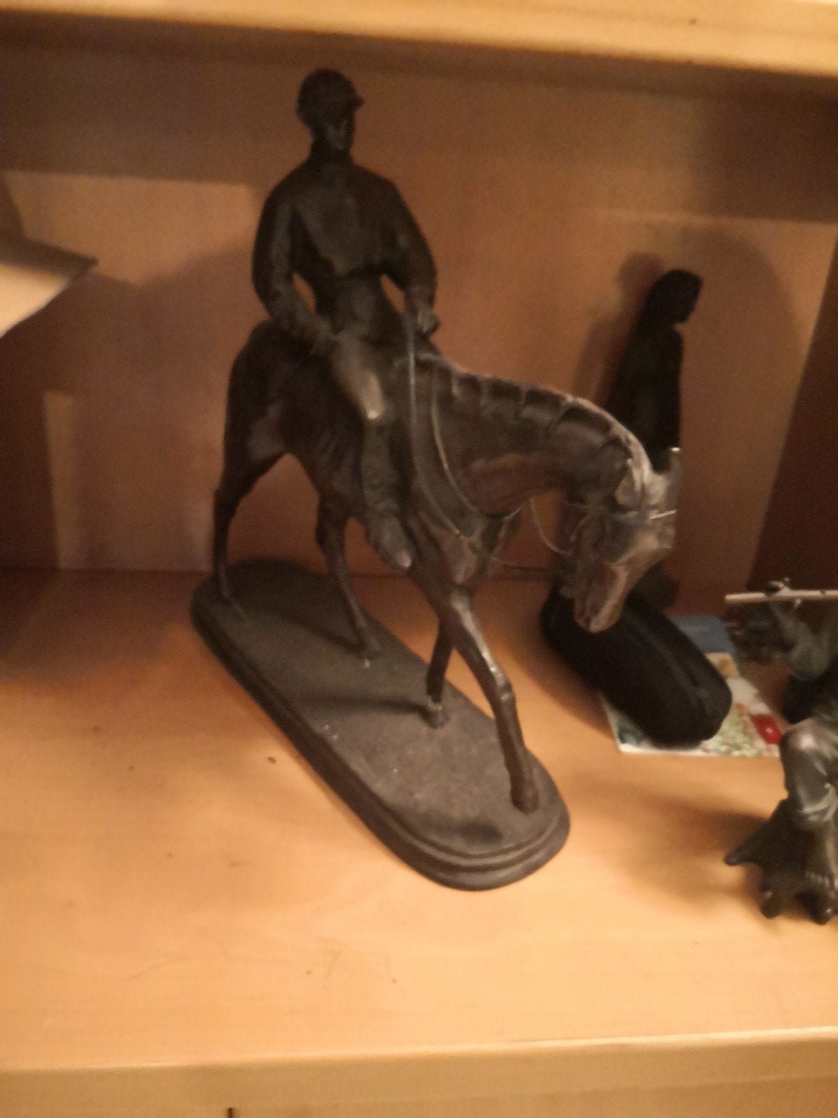 Bronzen beeld van jockey te paard, Antiek en Kunst, Gepatineerd, Ophalen of Verzenden, 20 - 50 cm, Beeld