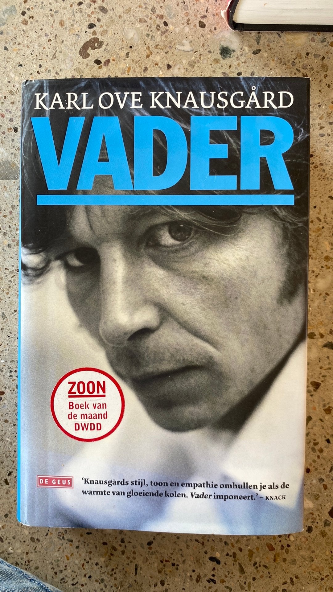 Karl Ove Knausgård Vader en Liefde, Boeken, Ophalen of Verzenden, Gelezen, Overige
