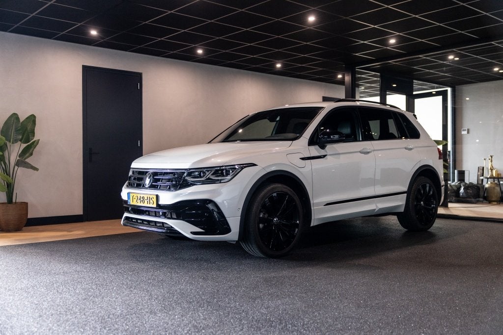 Volkswagen Tiguan 1.4 TSI eHybrid R Line | Leder | Memory |, Auto's, 12 maanden, Wit, Hybride Elektrisch/Benzine, SUV of Terreinwagen