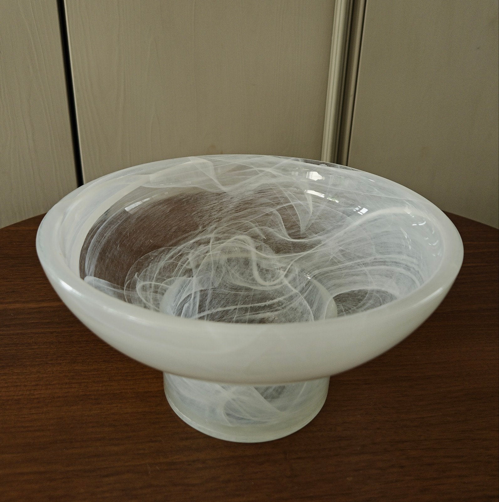Vintage "alabaster swirl glass" schaal op voet, Ophalen of Verzenden