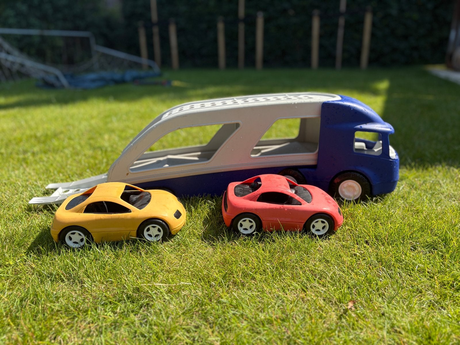 Grote speelgoed autotransporter met 2 auto's, Ophalen, Gebruikt