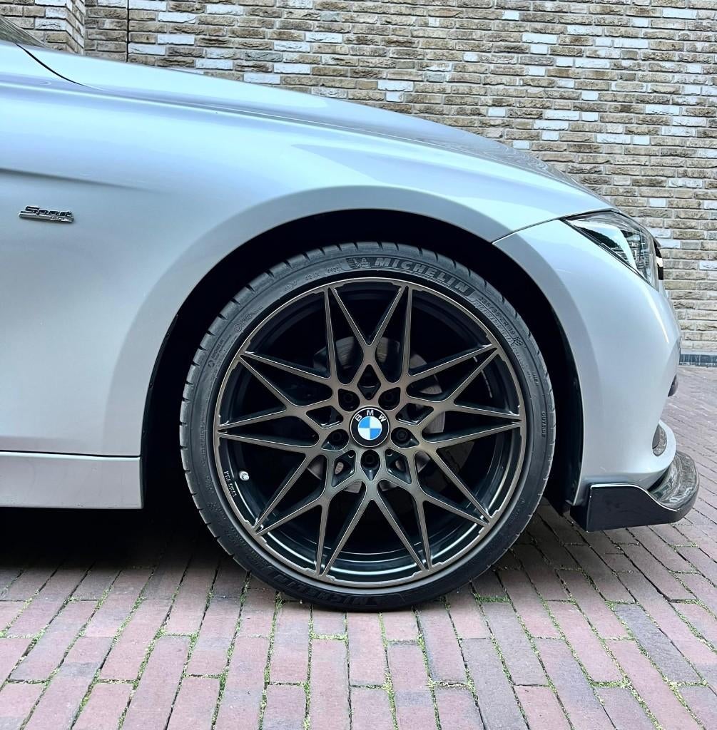 BMW 3-Serie 320i 2017 M-Sport Pakket | BMW M3 Vossen| H.Kard, 1998 cc, Achterwielaandrijving, 1800 kg, Zwart