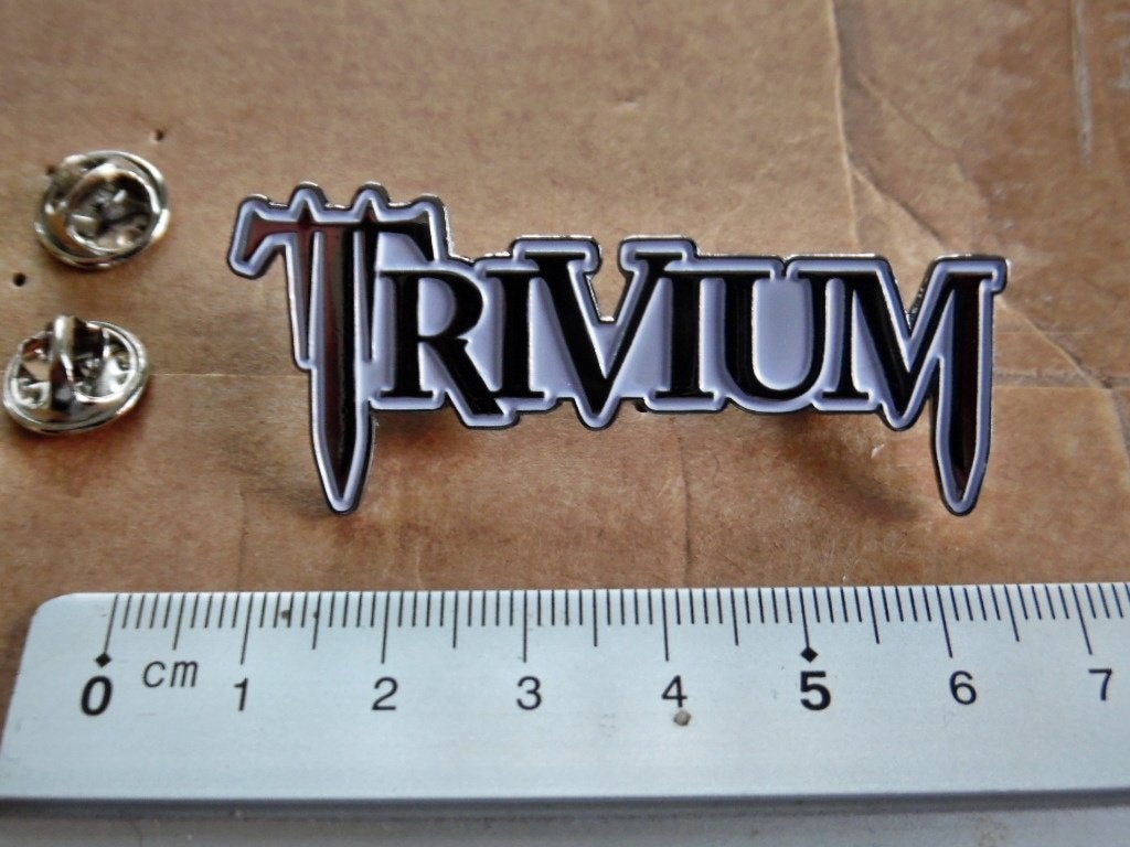 Trivium shaped pin badge speld metal, Verzenden, Nieuw, Overige typen