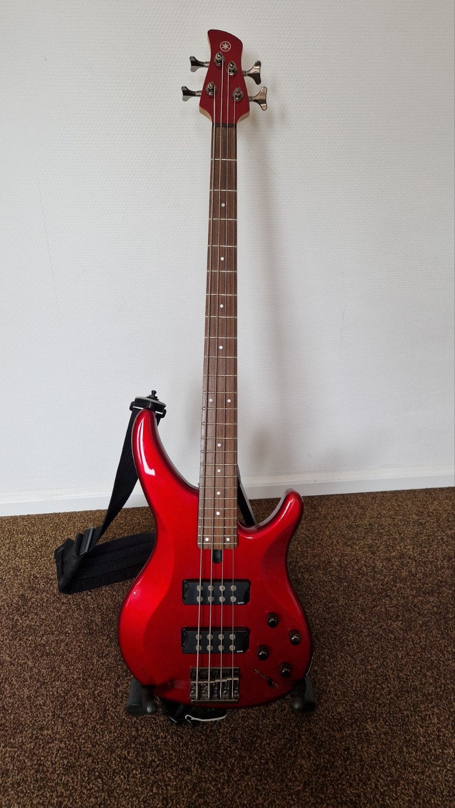 Yamaha TRBX304 Basgitaar, Muziek en Instrumenten, Snaarinstrumenten | Gitaren | Bas, Ophalen of Verzenden, Zo goed als nieuw, Elektrisch
