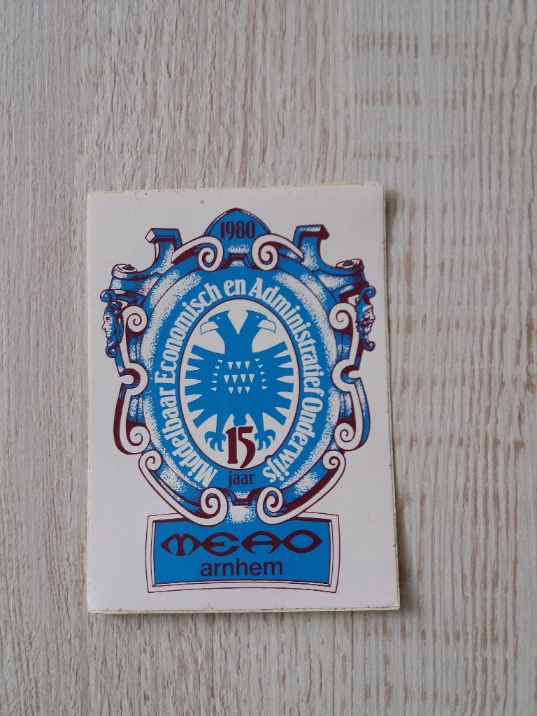 sticker 15 jaar MEAO te arnhem, Ophalen of Verzenden, Zo goed als nieuw, Bedrijf of Vereniging