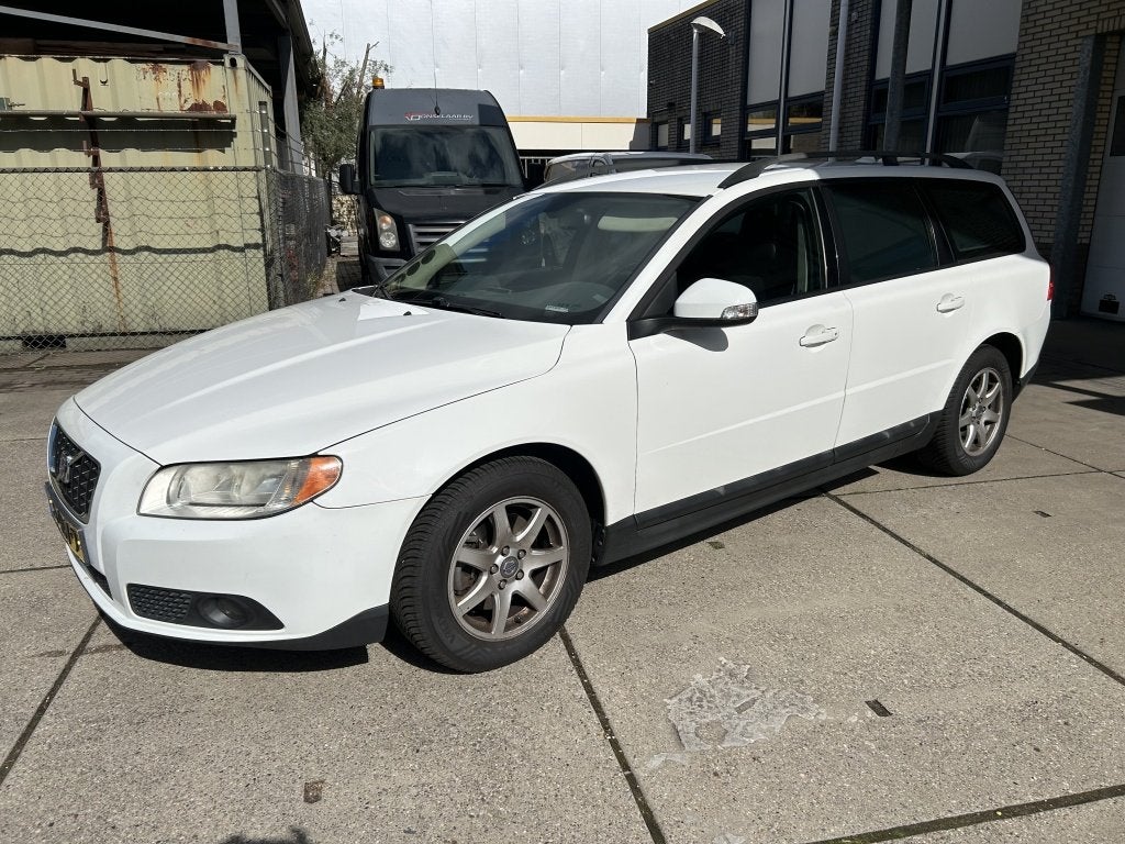 Volvo V70 2.0D Kinetic (bj 2008), 136 pk, Gebruikt, Zwart, 4 cilinders