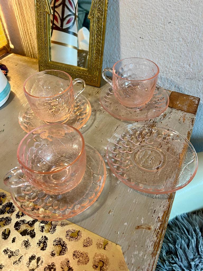 Vintage roze Turkse theeglazen 3x kop en 4x schotel glazen, Ophalen of Verzenden