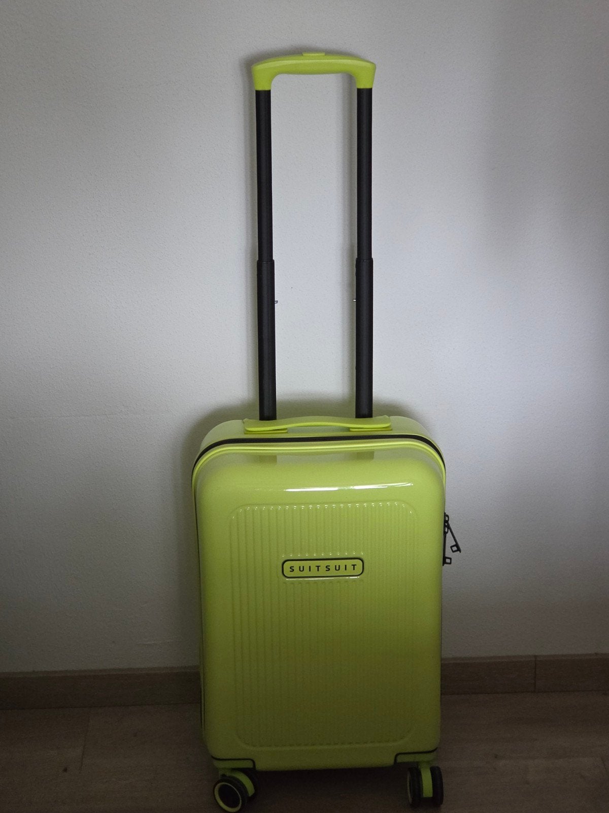 Suitsuit expression cyber lime, Ophalen, 50 tot 60 cm, Hard kunststof, Zo goed als nieuw