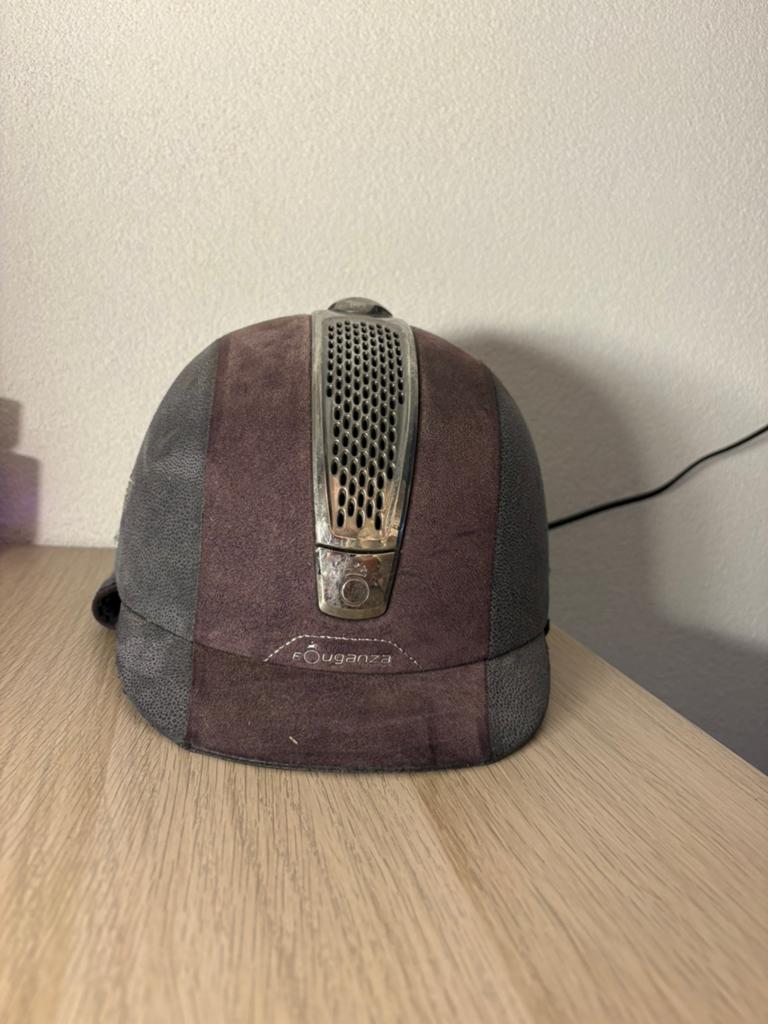 Cap Fouganza 56 cm, Dieren en Toebehoren, Paardrijkleding, Ophalen of Verzenden, Zo goed als nieuw, Dressuur, Cap