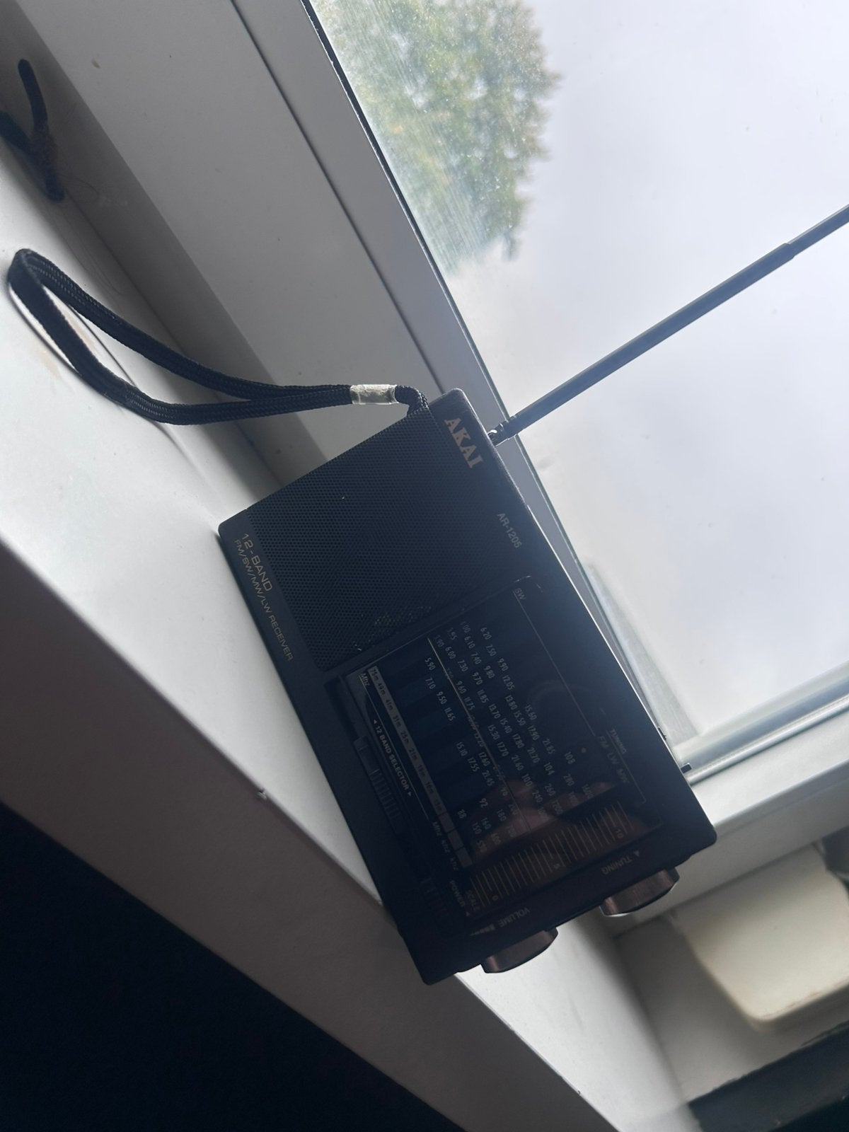 Akai AR-1205 Wereldontvanger Compacte 12-Bands Radio, Ophalen of Verzenden, Zo goed als nieuw, Wereldontvanger