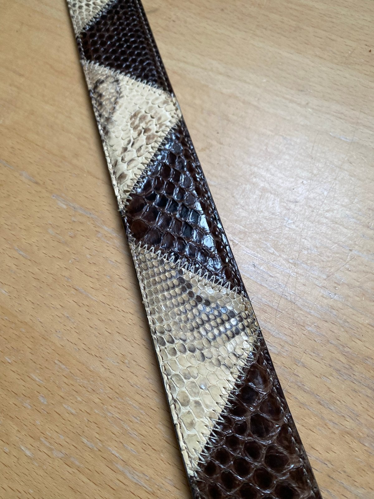 Italiaanse python riem - Bruin wit patchwork - Nieuw, Kleding | Dames, Verzenden, Echt leder, Nieuw, Heupriem