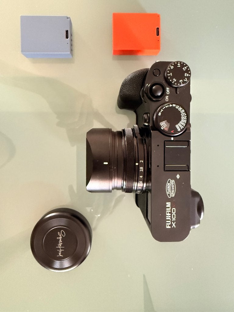 Fujifilm X100 VI + Grip + Squarehood + batteries, Audio, Tv en Foto, Fotocamera's Digitaal, Ophalen, Zo goed als nieuw, Fujifilm