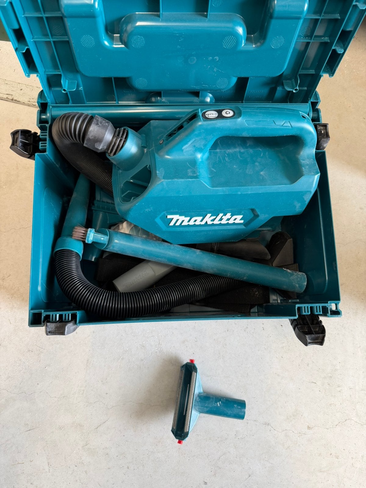 Makita stofzuiger, Ophalen, Zo goed als nieuw