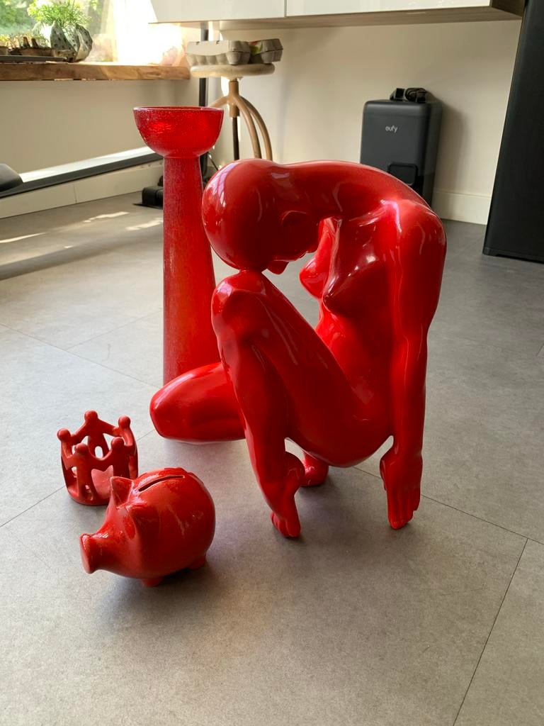 Rode sculptuur, spaarvarken en kandelaar en vaas, Ophalen of Verzenden