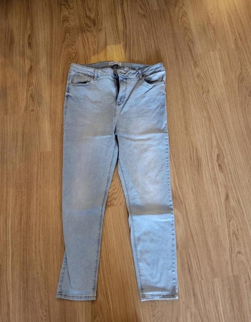 Skinny jeans primark maat 46/32 nooit aangehad, Ophalen of Verzenden, Nieuw, Blauw, Overige jeansmaten