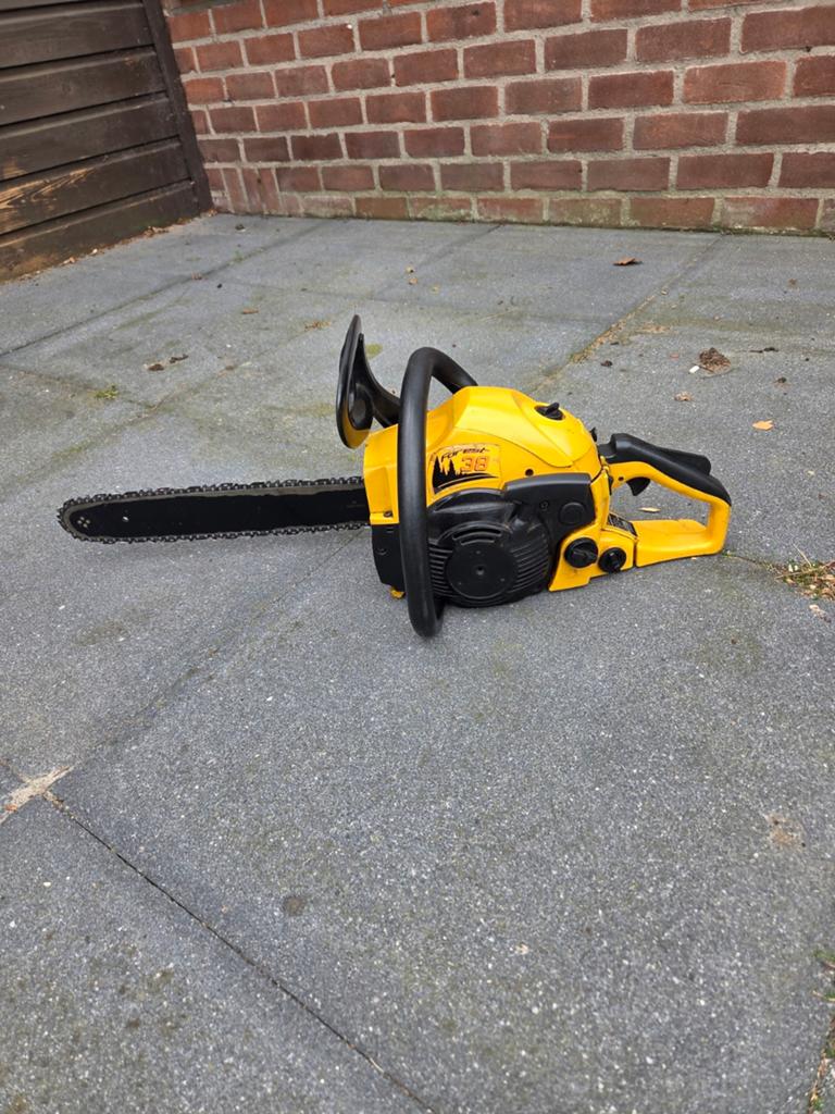 Krachtige kettingzaag - Ideaal voor tuinwerk, Ophalen, Gebruikt, Kettingzaag, Onbekend