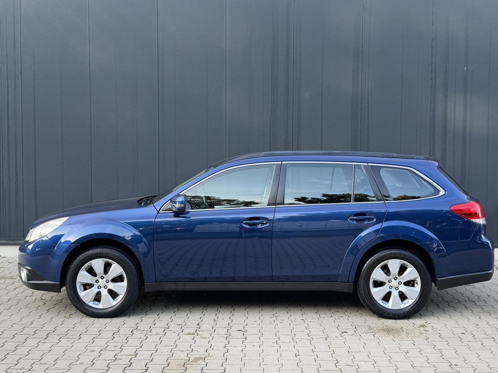 Subaru Outback 2.5i Luxury Cruis Trekhaak StoelV.W Xenon APK, Auto's, Stof, Zwart, 4 cilinders, Met garantie (alle)