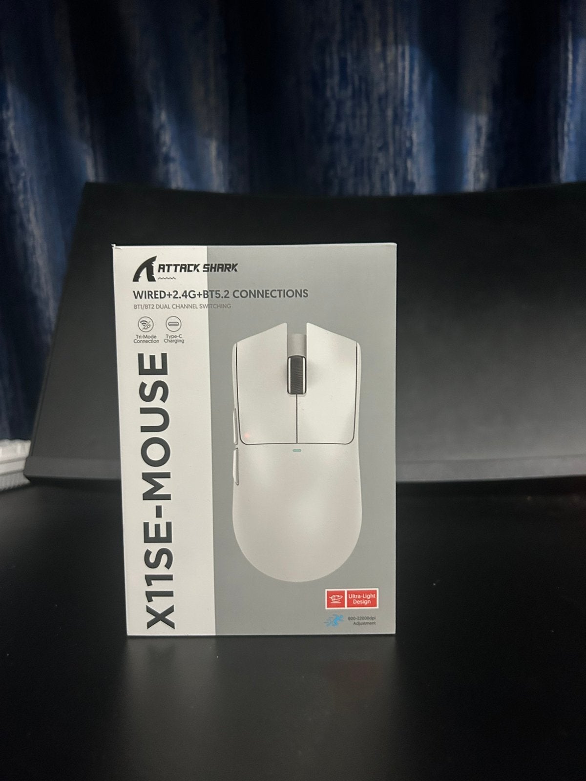 Attack shark muis wit  voor reparatie €20, Ophalen, Muis, Gebruikt, Gaming muis