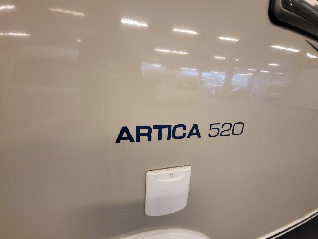 Caravelair Artica 520; zeer netjes, mover, luifel, Ultraheat, Rondzit, Bedrijf, Overige typen, Schokbreker