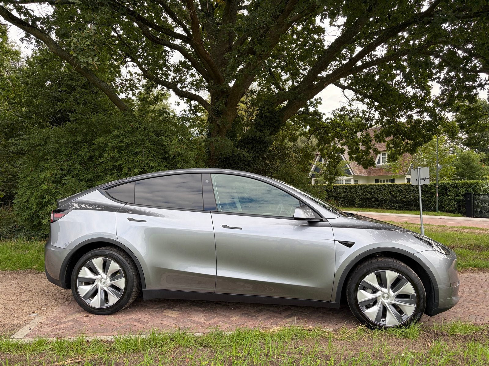 Foto 6 van Tesla Model Y Long Range AWD | BTW | 1e eigenaar | Trekhaak