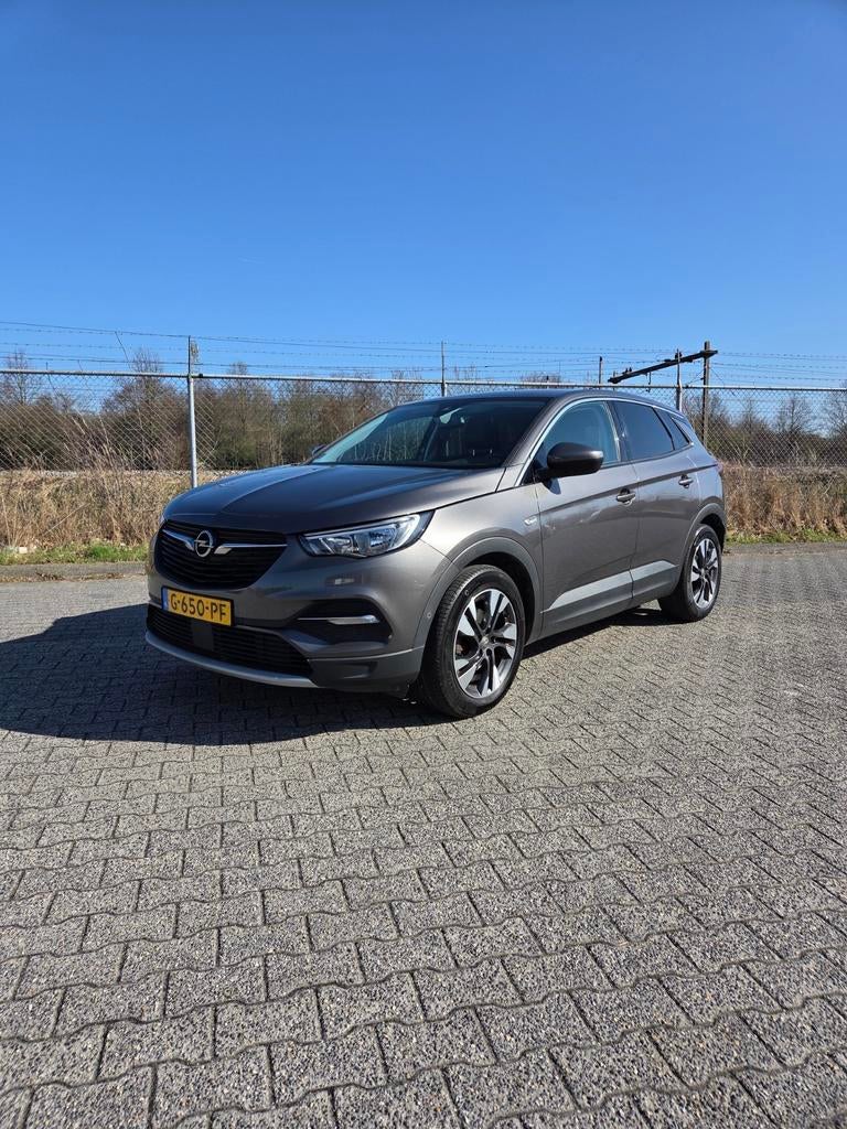 Opel Grandland X 2019 | Onderhouden | APK 11-2027, Voorwielaandrijving, Navigatiesysteem, 1295 kg, 1199 cc