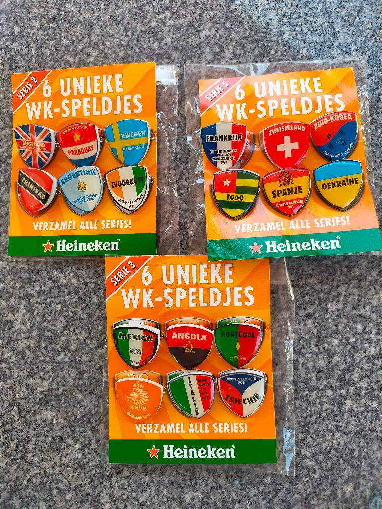 Voetbal speldjes 14 pakjes, Verzamelen, Ophalen, Nieuw, Sport, Speldje of Pin