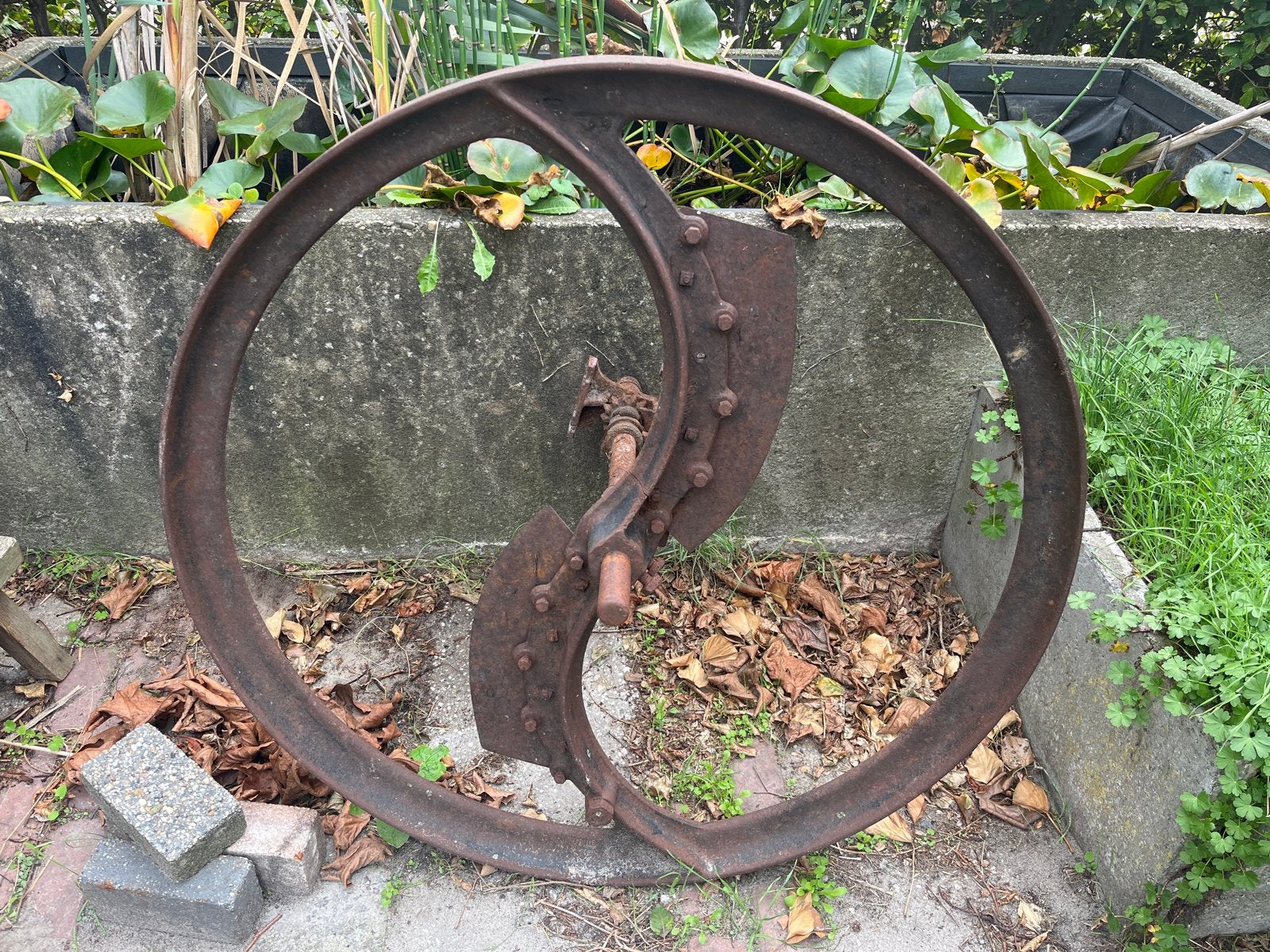 Antiek, vintage snijmes van een strosnijder, Ophalen