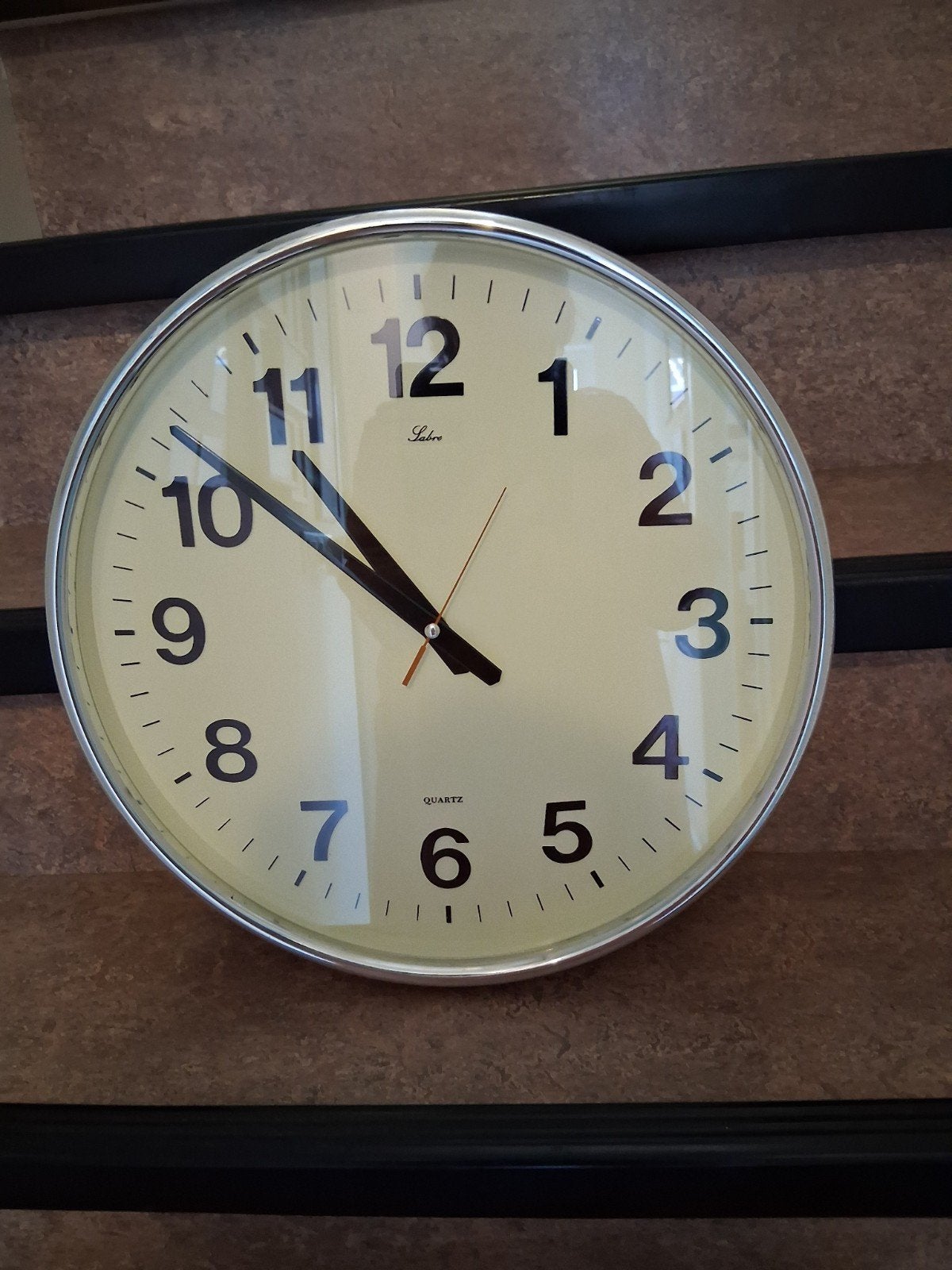 klok Sabre Quartz. €15, Ophalen of Verzenden, Wandklok