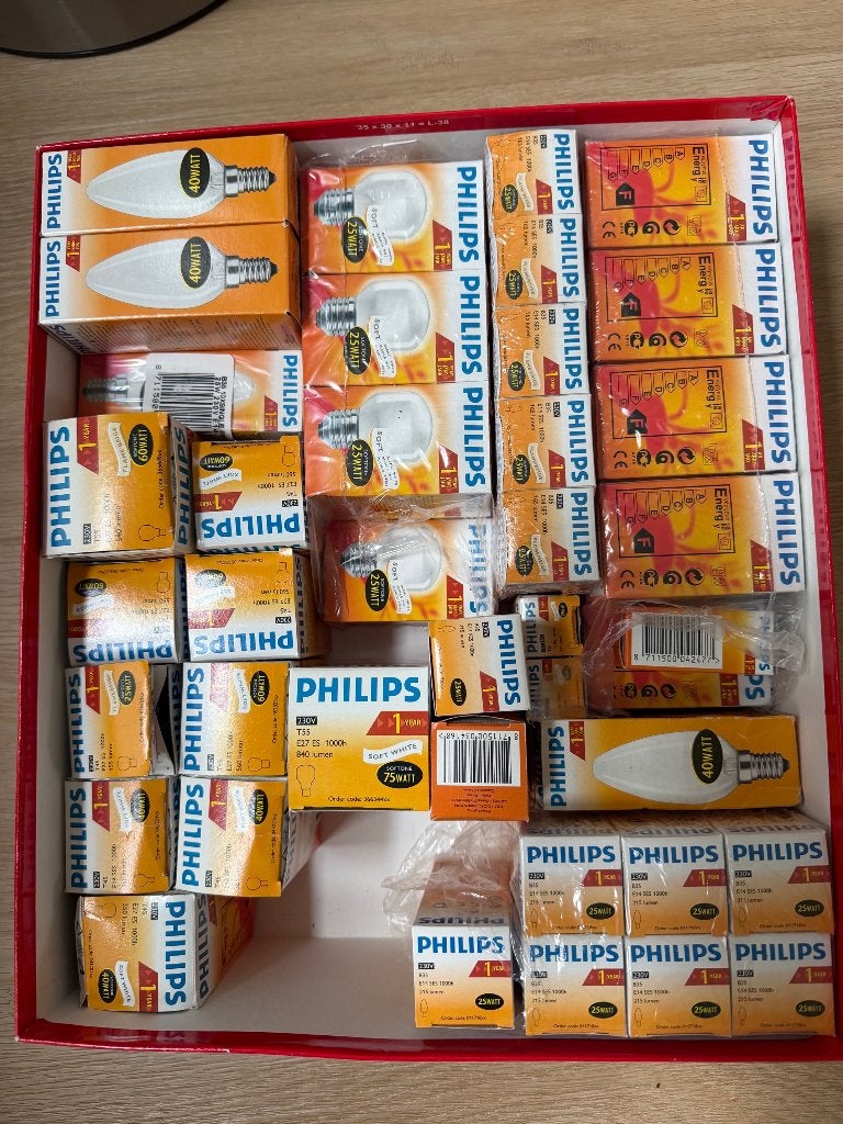 Doos met nieuwe gloeilampen | Philips Softline, Ophalen, Nieuw, E27 (groot), Philips