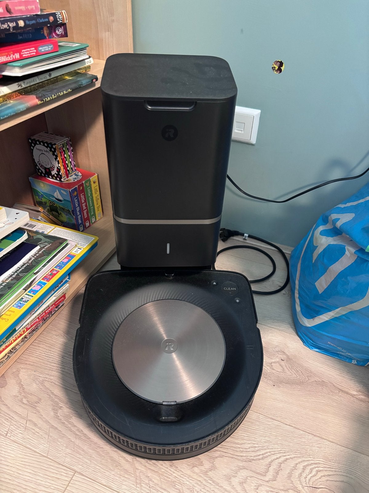 iRobot Roomba j7+ Robotstofzuiger met zelflegende basis, Witgoed en Apparatuur, Stofzuigers, Gebruikt, IRobot, Automatisch legen