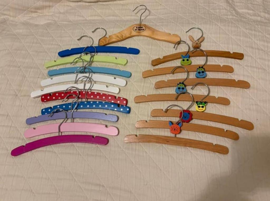 18 kledinghangers, Ophalen of Verzenden, Zo goed als nieuw