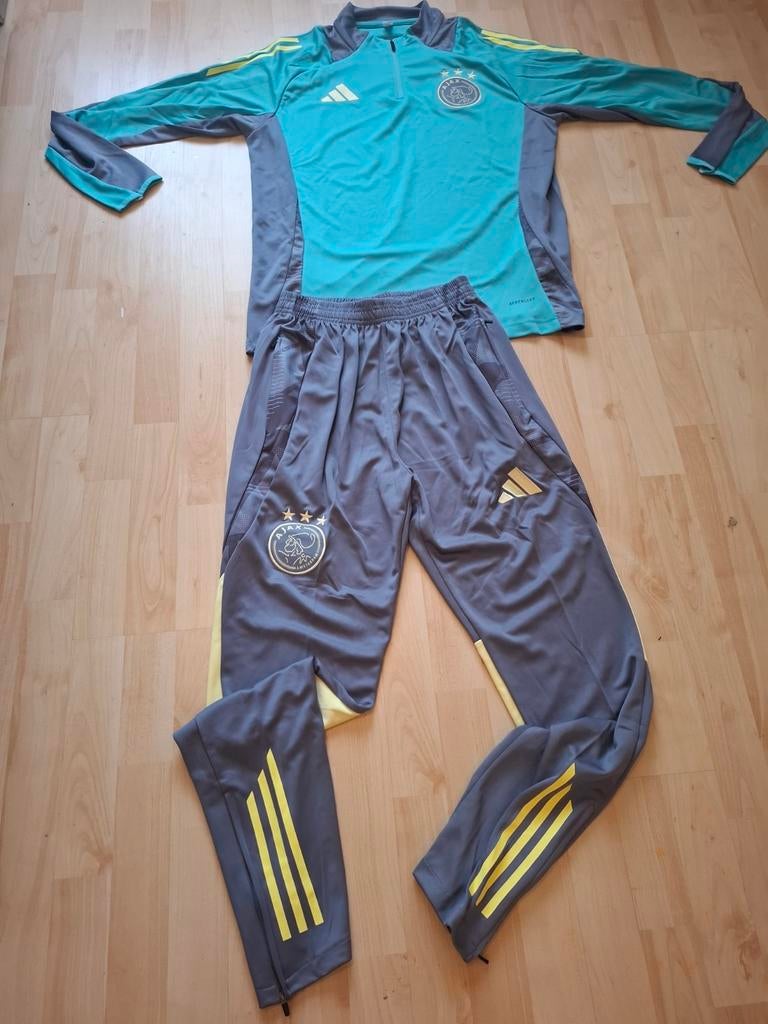 Nieuw Ajax Trainingspak Maat XL, Kleding | Heren, Ophalen of Verzenden, Adidas, Voetbal, Grijs