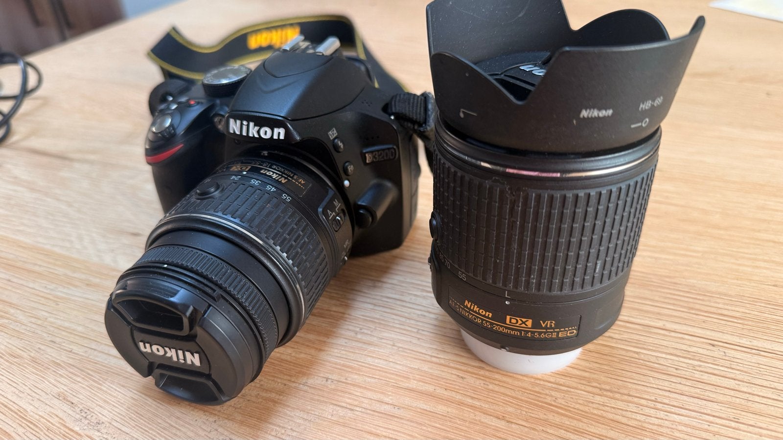 Nikon D3200 Spiegelreflexcamera met 2 lenzen en accessoires, Spiegelreflex, Zo goed als nieuw, Accu, Nikon
