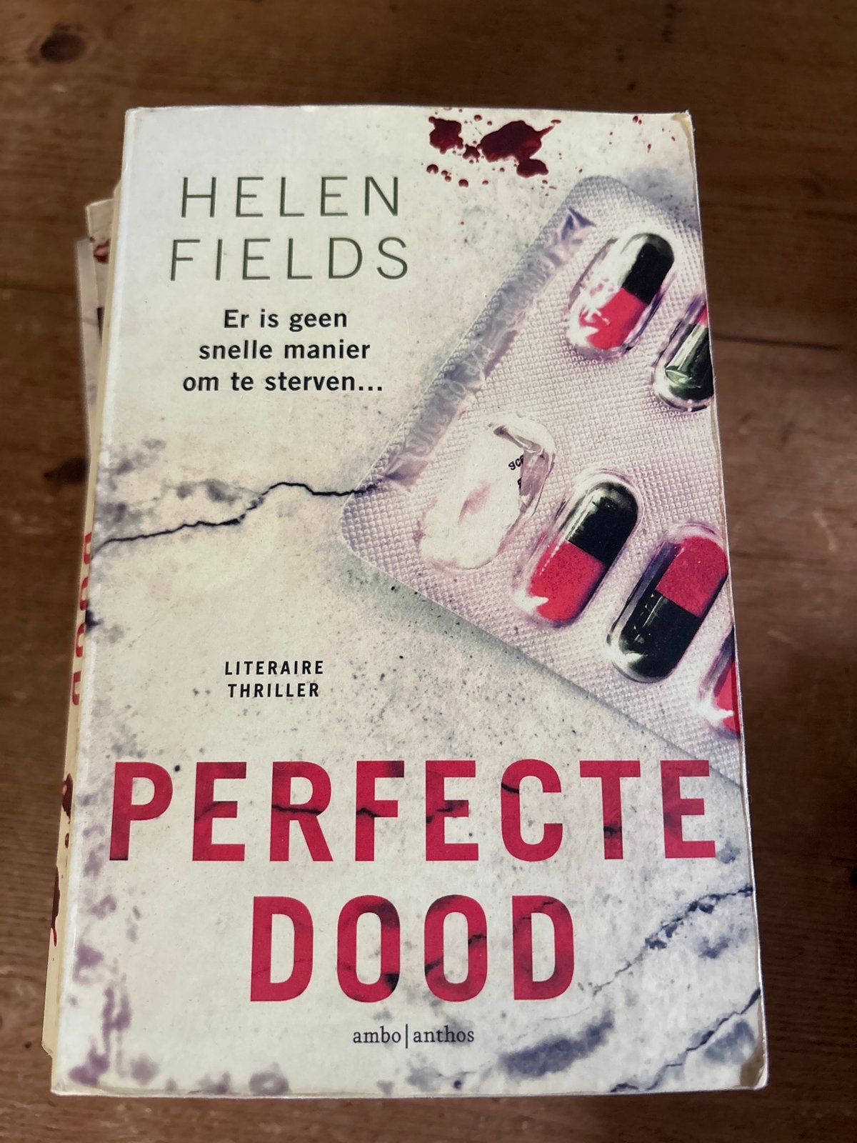 Perfecte Dood - Helen Fields (Literaire Thriller), Boeken, Ophalen of Verzenden, Gelezen, Europa overig