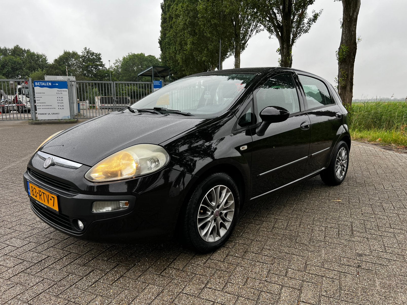 Fiat Punto Evo 1.4 Automaat 5-D 2011 Zwart, 40 €/maand, 4 cilinders, 400 kg, Zwart