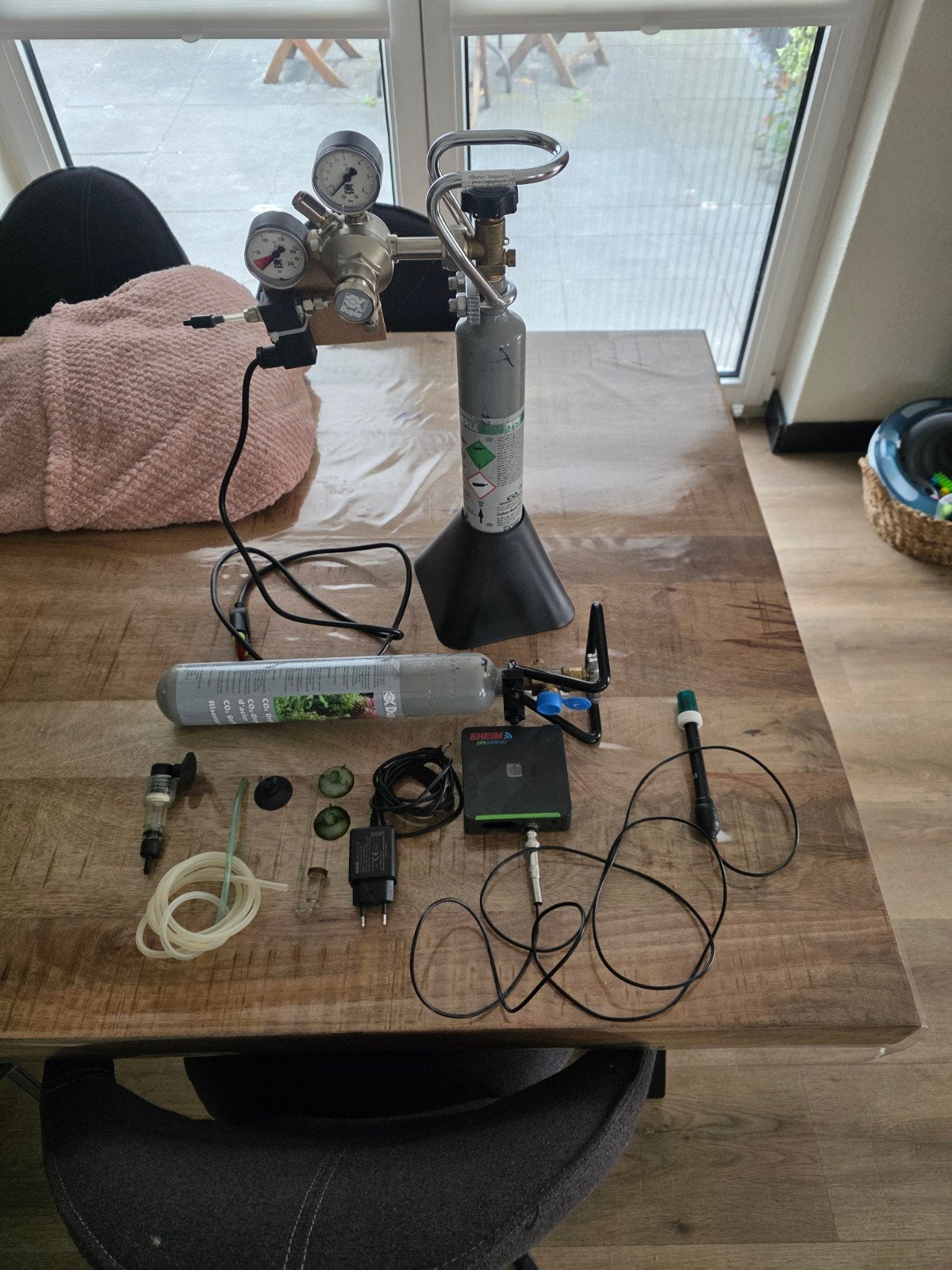 CO2 systeem met eheim ph controller + wifi, Dieren en Toebehoren, Ophalen, Inclusief toebehoren, Overige merken, Zo goed als nieuw