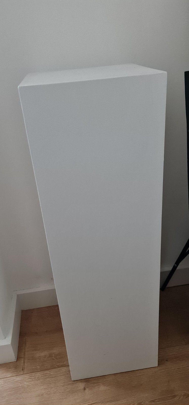 Witte sokkel/plantenstandaard/piedestal, Ophalen, Gebruikt
