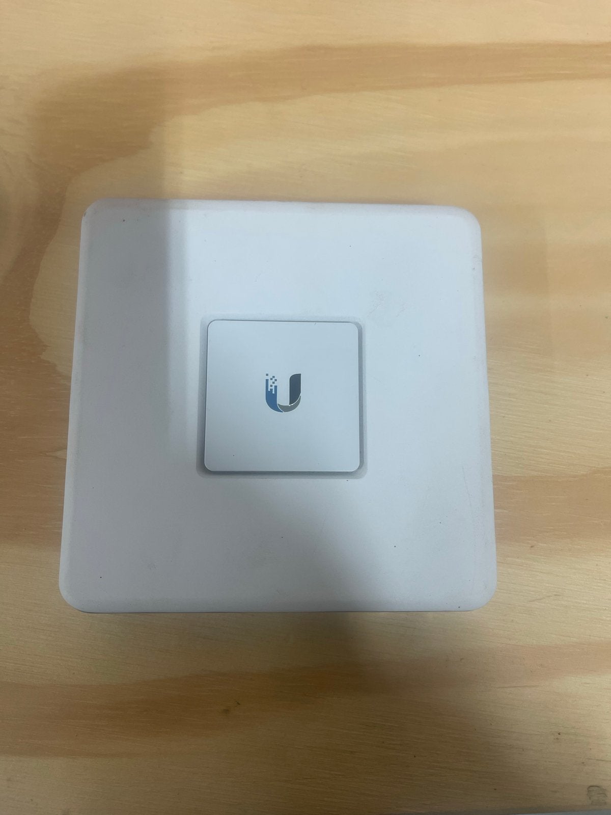 Ubiquiti UniFi Security Gateway (USG) Router, Computers en Software, Routers en Modems, Ophalen of Verzenden, Gebruikt, Router