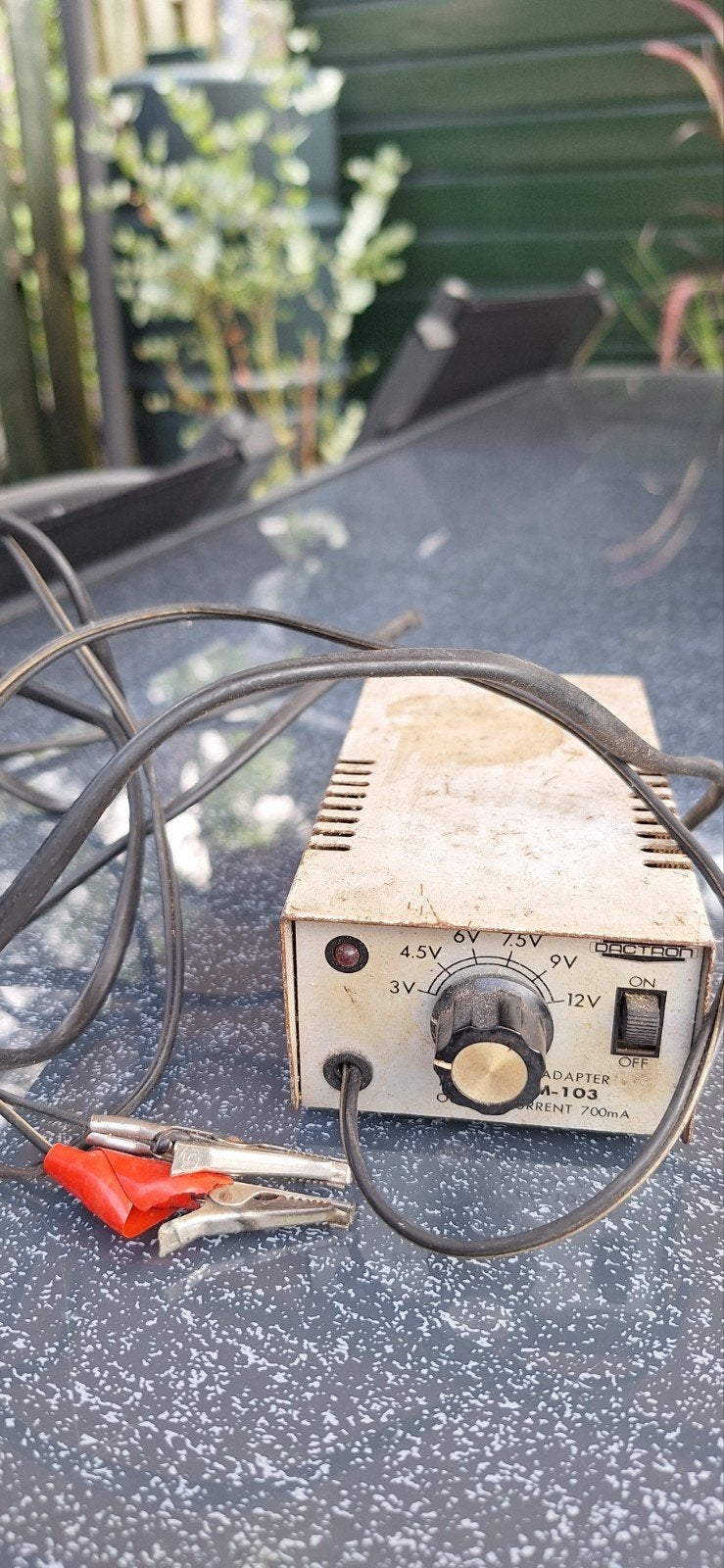 Verstelbare 12V Adapter AM-103 700mA, Hobby en Vrije tijd, Elektronica-componenten, Ophalen of Verzenden, Gebruikt
