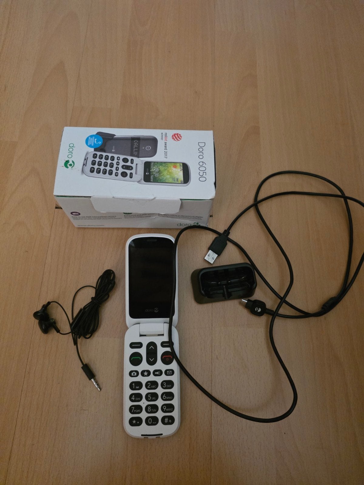 Doro 6050 Klaptelefoon - Eenvoudig en Gebruiksvriendelijk, Telecommunicatie, Ophalen of Verzenden, Zo goed als nieuw, Met simlock