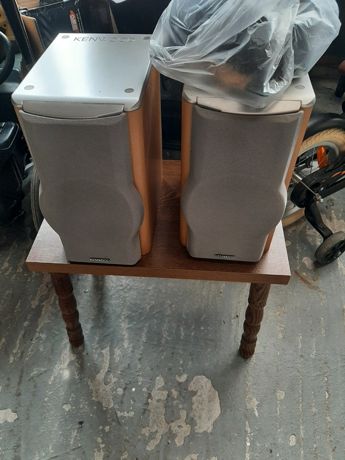 Kenwood Luidsprekers met Ophangbeugels, Ophalen, Stereo speakers, Gebruikt, Inclusief muurbeugels