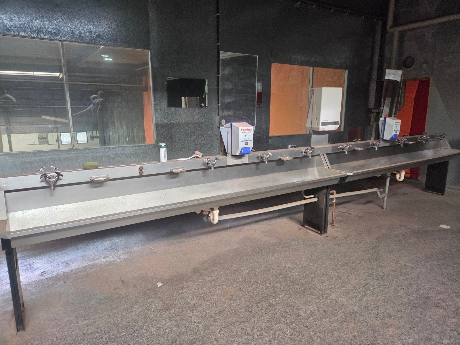 RVS wastrog met kranen, 300 cm lang, Ophalen of Verzenden, Gebruikt, Rvs, Wastafel