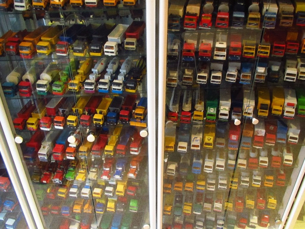 GEZOCHT: Partij - Verzameling miniatuur vrachtwagens 1:50, Ophalen of Verzenden, Zo goed als nieuw, Bus of Vrachtwagen, Tekno