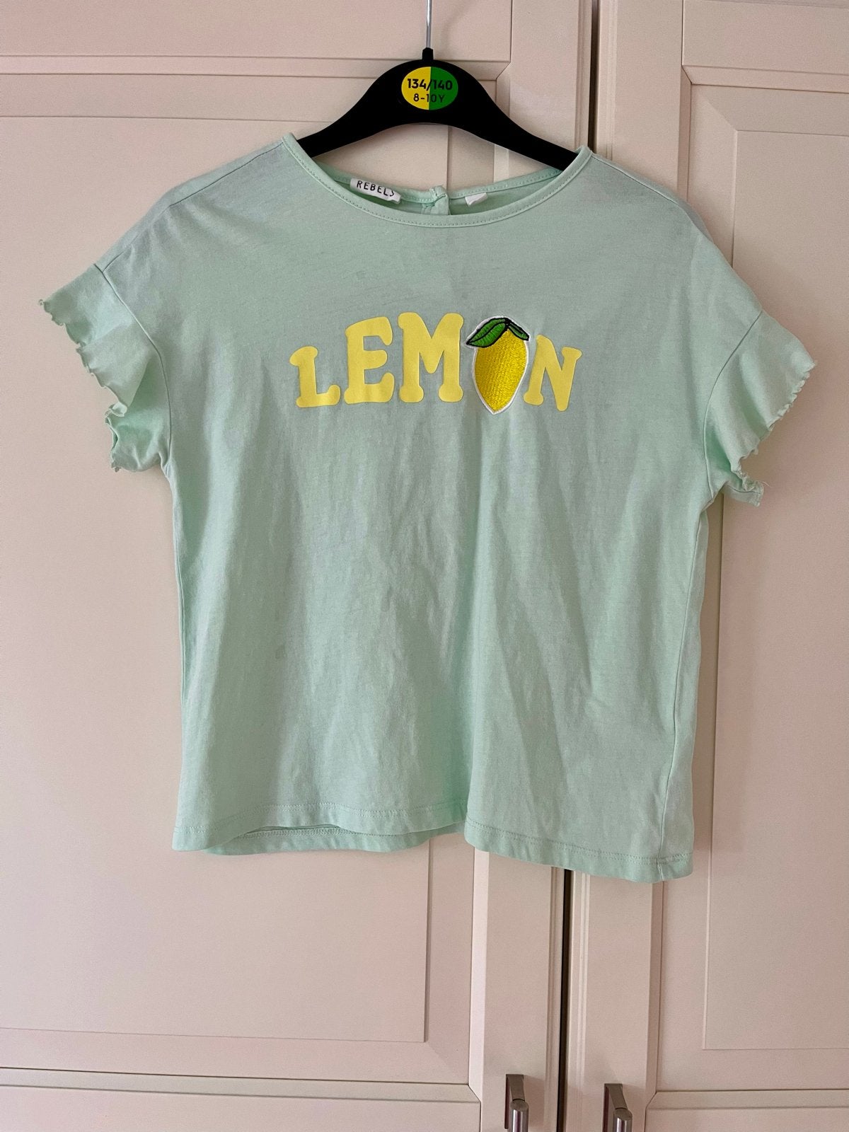 Mini Rebels T-shirt met citroenprint - Maat 134/140, Kinderen en Baby's, Kinderkleding | Maat 134, Ophalen of Verzenden, Zo goed als nieuw